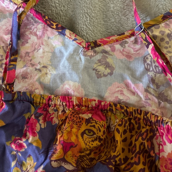 Like new Powder Cami in Floral Leopard Print size M. 100% modal. Leopard & roses - Picture 7 of 11